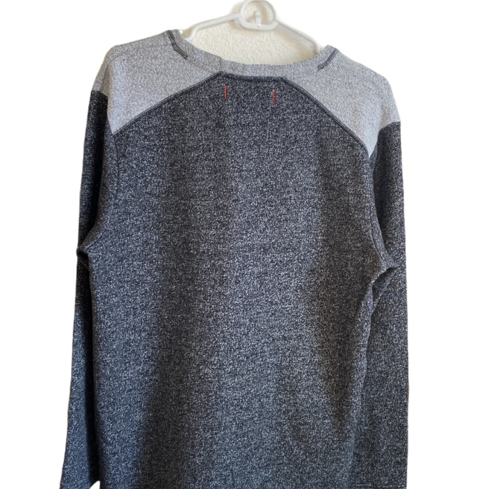 Tommy Bahama Gray Long Sleeve Pullover Sweatshirt - Picture 3 of 10
